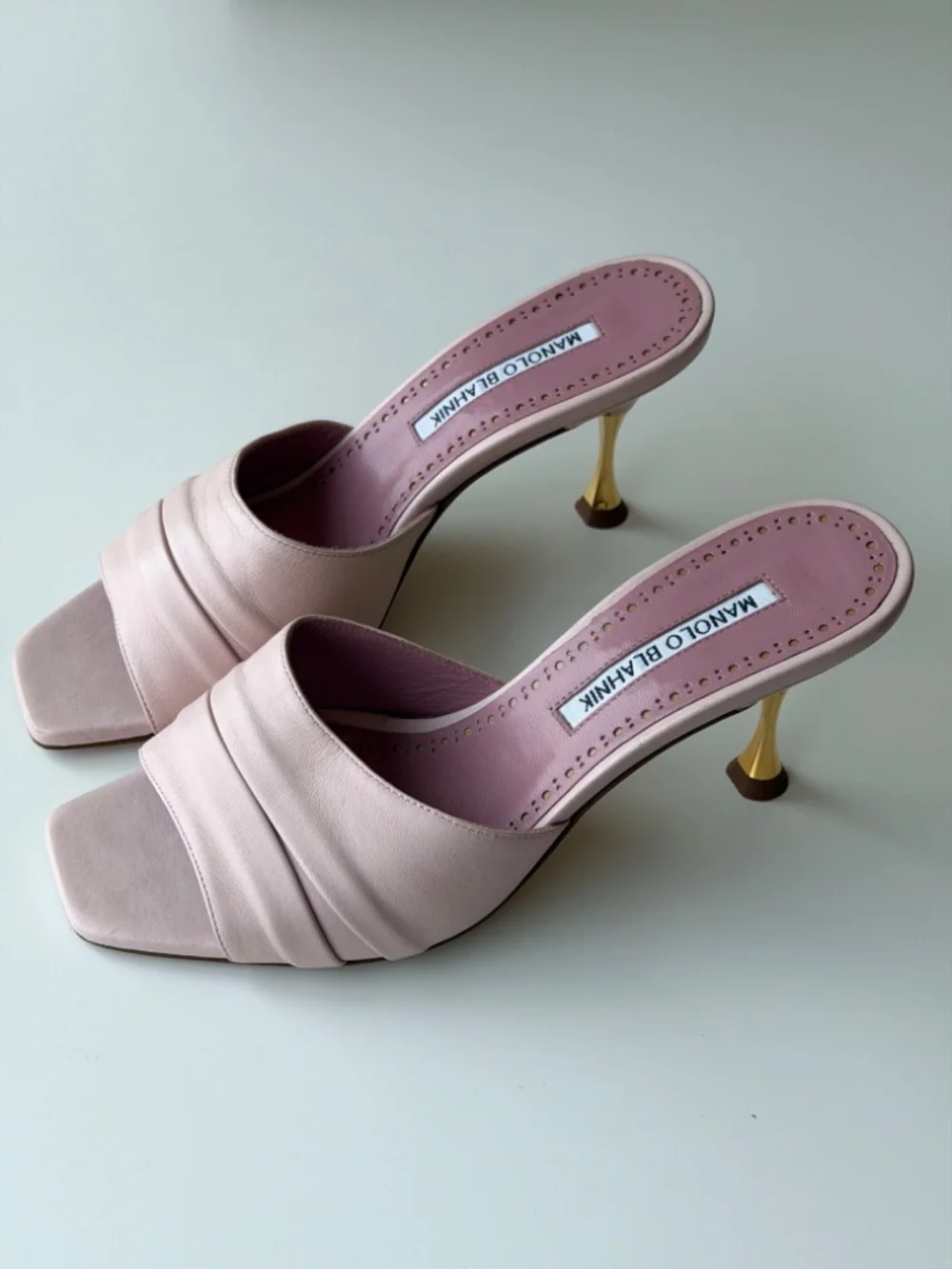 Vintage Manolo Blahnik dusty pink leather mules, IT 36